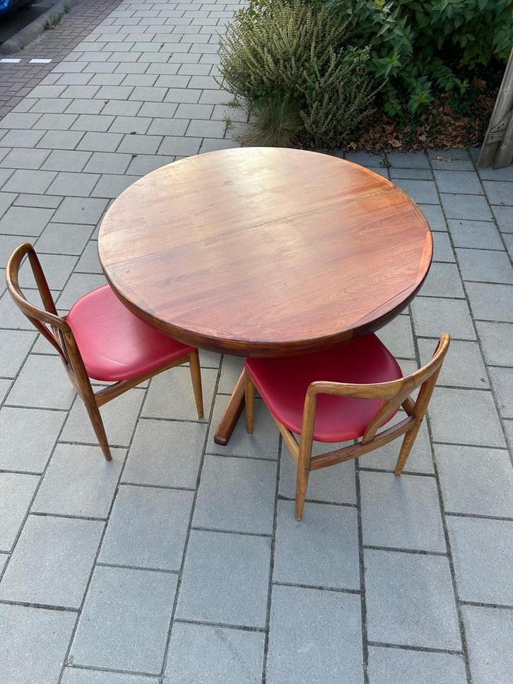 Vintage  ronde uitschuifbare eettafel en 2 stoelen, Huis en Inrichting, Tafels | Eettafels, Gebruikt, 50 tot 100 cm, 100 tot 150 cm