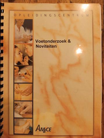 Mooi boek met notities beschikbaar voor biedingen
