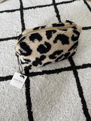 Nieuw beige zwart Studio Noos tech pouch tas Holy Cow etui  beschikbaar voor biedingen