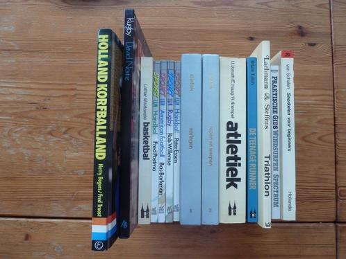 Div. boeken over balsporten, zwemmen, surfen, snorkelen, Boeken, Sportboeken, Gelezen, Ophalen of Verzenden