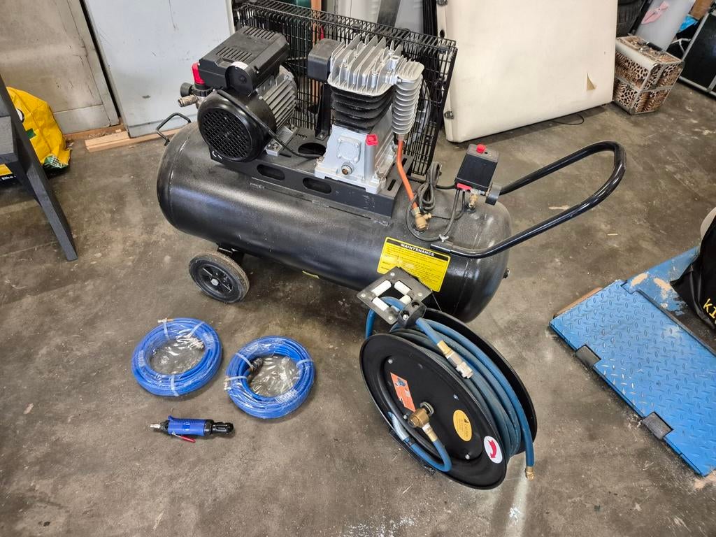 Nieuwe compressor met haspel, slangen en ratel, Doe-het-zelf en Verbouw, Compressors, 6 tot 10 bar, Nieuw, Ophalen of Verzenden