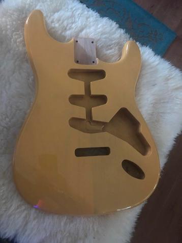 Stratocaster style body”Butterscotch Blond” neww