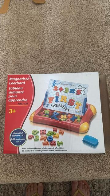 Magnetisch leerbord beschikbaar voor biedingen