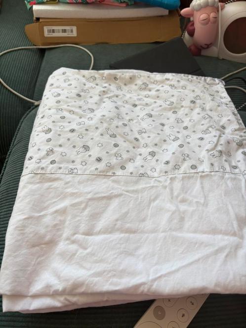 4 ledikant lakentje en 2 lakentje voor een wieg, Kinderen en Baby's, Kinderkamer | Beddengoed, Zo goed als nieuw, Wit, Jongetje of Meisje