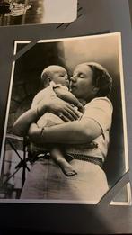 Ansichtkaart Juliana met baby Beatrix, Verzamelen, Koninklijk Huis en Royalty, Ophalen of Verzenden