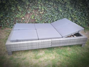 Nieuw wicker verstelbaar ligbed incl. Kussens beschikbaar voor biedingen
