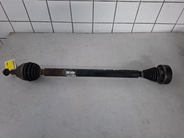 Aandrijfas rechts-voor van een Volkswagen Caddy beschikbaar voor biedingen