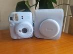 Instax mini 12 pastel blue instant camera and case, Audio, Tv en Foto, Fotocamera's Analoog, Gebruikt, 1102WT, Katrina Graham