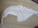 dames sjaal damessjaal witte kleur met franjes, Ophalen of Verzenden, Zo goed als nieuw, Maat 46/48 (XL) of groter, Sjaal