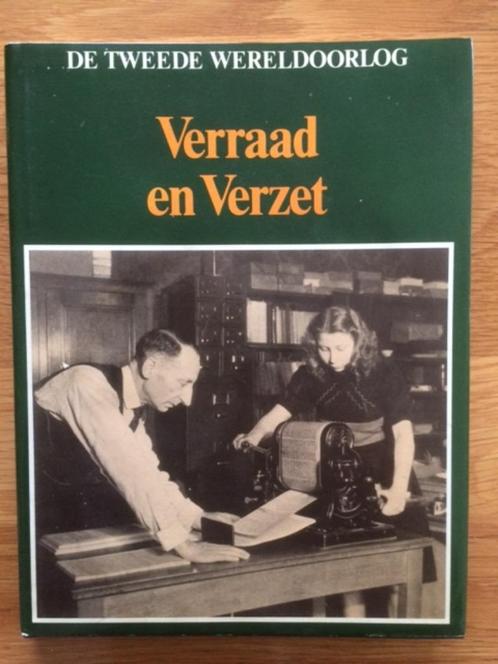 De Tweede Wereldoorlog - Verraad en Verzet , boek over 2e wo, Boeken, Oorlog en Militair, Zo goed als nieuw, Algemeen, Tweede Wereldoorlog