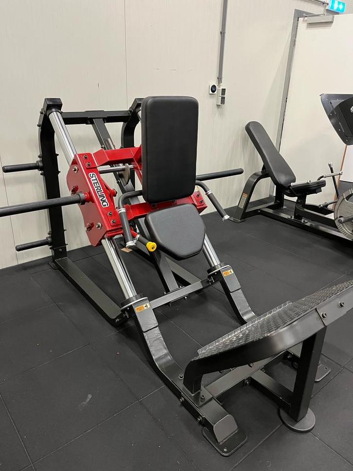 Sterling Hack Squat, Sport en Fitness, Fitnessapparatuur, Gebruikt, Krachtstation, Benen, Metaal, Ophalen