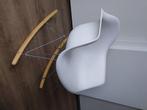 Te koop aangeboden REPLICA Eames schommelstoel, Huis en Inrichting, Stoelen, Ophalen, Wit, Zo goed als nieuw, Metaal