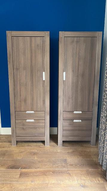 2 x kast, TV meubel en 2x salon tafel eiken beschikbaar voor biedingen