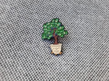 1 leuke pin van een geldboompje te koop beschikbaar voor biedingen