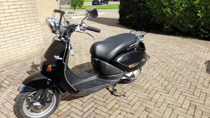 Aprilla mojito custom, Fietsen en Brommers, Scooters | Aprilia, Gebruikt, Mojito of Habana, Maximaal 45 km/u, Tweetakt, Ophalen