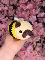 Pug Bee Gehaakt Knuffeltje - Decoratie, Ophalen of Verzenden, Nieuw, Overige typen