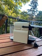 Nespresso apparaat (werkt maar lekt), Witgoed en Apparatuur, Koffiezetapparaten, Ophalen, Gebruikt, Espresso apparaat, Koffiepads en cups