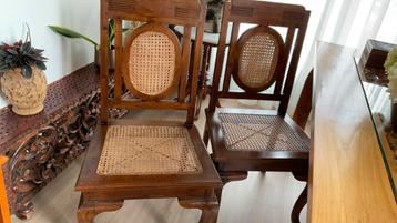 4 Antieke Indonesische Eetkamerstoelen 2 Design beschikbaar voor biedingen