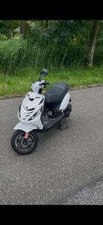 Piaggio zip 4t 50cc, Fietsen en Brommers, Scooters | Piaggio, Ophalen, Maximaal 45 km/u, Zip, Zo goed als nieuw