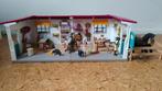 Schleich horse club zadelkamer en ruiter Shop, Verzamelen, Dierenverzamelingen, Ophalen of Verzenden, Zo goed als nieuw, Paard