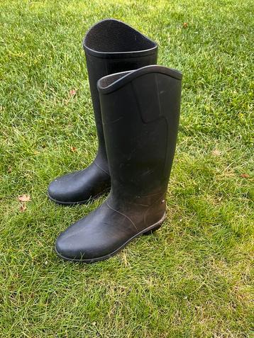 Paardrijlaarzen met sokken beschikbaar voor biedingen