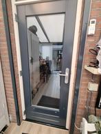 Deur met sluit en hangwerk., Doe-het-zelf en Verbouw, Kozijnen en Schuifpuien, Deurkozijn, Zo goed als nieuw, Hout, Ophalen