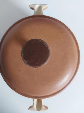Le Creuset braadpan klein. Bieden vanaf €5, beschikbaar voor biedingen