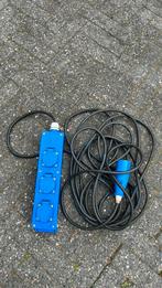 Stroomstekkerblok met 10 meter kabel en CEE stekker, Caravans en Kamperen, Ophalen, Zo goed als nieuw