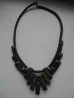 Zwarte leren statement ketting met bronzen hangers, Ophalen of Verzenden, Zwart, Overige materialen