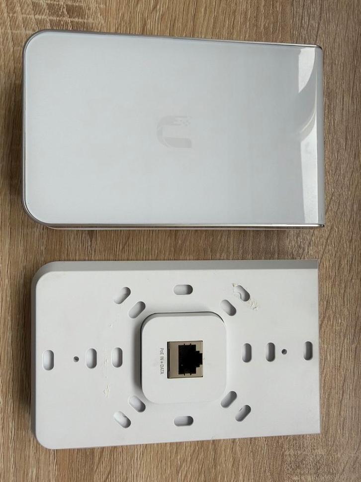 2x Ubiquiti AP-IW Access Points, Computers en Software, Accesspoints, Gebruikt, Ophalen of Verzenden