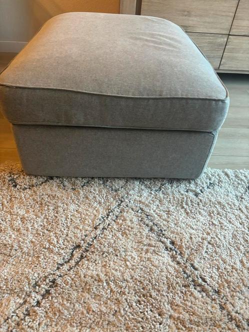 Kivik Hocker met Wieltjes en Opbergruimte, Huis en Inrichting, Banken | Voetenbanken en Poefen, Zo goed als nieuw, 50 tot 75 cm