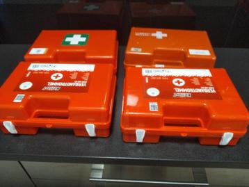 Diverse verbandtrommels BHV gevuld, klein en middel groot beschikbaar voor biedingen