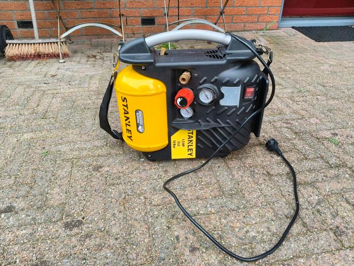 Nieuwe Stanley Compacte Compressor + Accessoires, Doe-het-zelf en Verbouw, Compressors, Nieuw, 6 tot 10 bar, Minder dan 25 liter