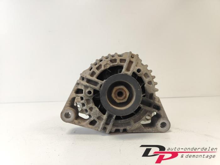 Dynamo van een Opel Corsa, Gebruikt, -, -, Opel