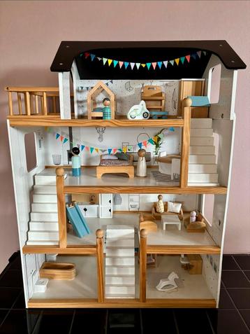 Houten Poppenhuis met Accessoires - Uithoorn beschikbaar voor biedingen