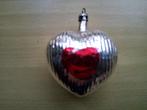 Oude retro glazen zilveren kerstballen hart met rood hart., Ophalen of Verzenden