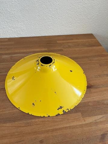 Vintage metalen lampenkap , kap , lamp . beschikbaar voor biedingen