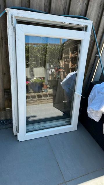 Dubbelglas draai kiep raam en kozijn beschikbaar voor biedingen