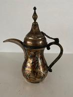 Arabische koffiepot - Handgemaakt in Egypte, Antiek en Kunst, Antiek | Koper en Brons, Ophalen of Verzenden, Koper