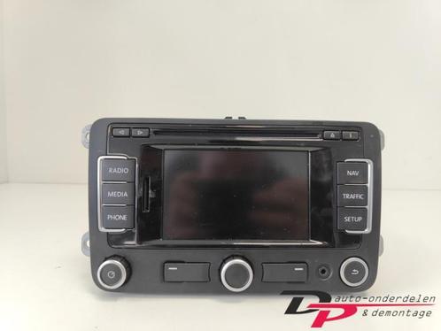 Radio CD Speler van een Volkswagen Tiguan, Auto-onderdelen, Elektronica en Kabels, Volkswagen, Gebruikt, 3 maanden garantie, Ophalen of Verzenden