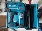 Makita DBN600 18v accu tacker body incl brads 50/64mm, Ophalen of Verzenden, Gebruikt