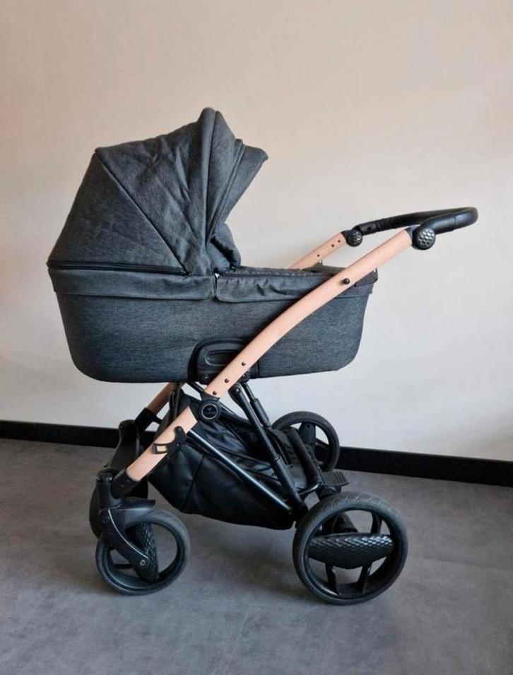 Kinderwagen merk Invictus 2.0 houtlook, Kinderen en Baby's, Kinderwagens en Combinaties, Gebruikt, Overige merken, Verstelbare duwstang