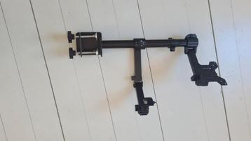 Monitor Arm - Bureau Bevestiging beschikbaar voor biedingen