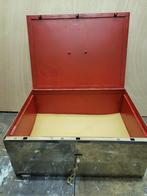 Ijzeren kist, Ophalen, Zo goed als nieuw, 50 tot 100 cm, Minder dan 50 cm