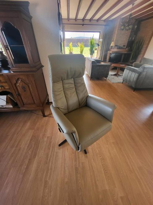 prominent leren sta-op stoel 2024 S-100, Huis en Inrichting, Fauteuils, Zo goed als nieuw, 50 tot 75 cm, Minder dan 75 cm, Ophalen