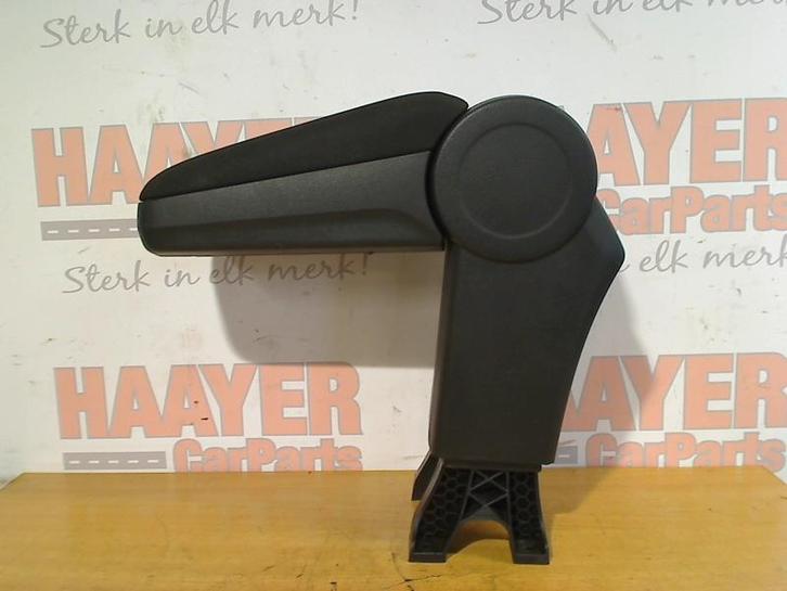 Armsteun Skoda Fabia III (NJ3) (2014-08/2021-06), Auto-onderdelen, Interieur en Bekleding, Skoda, Gebruikt