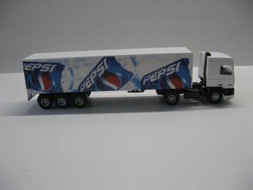 miniatuur vrachtauto beschikbaar voor biedingen