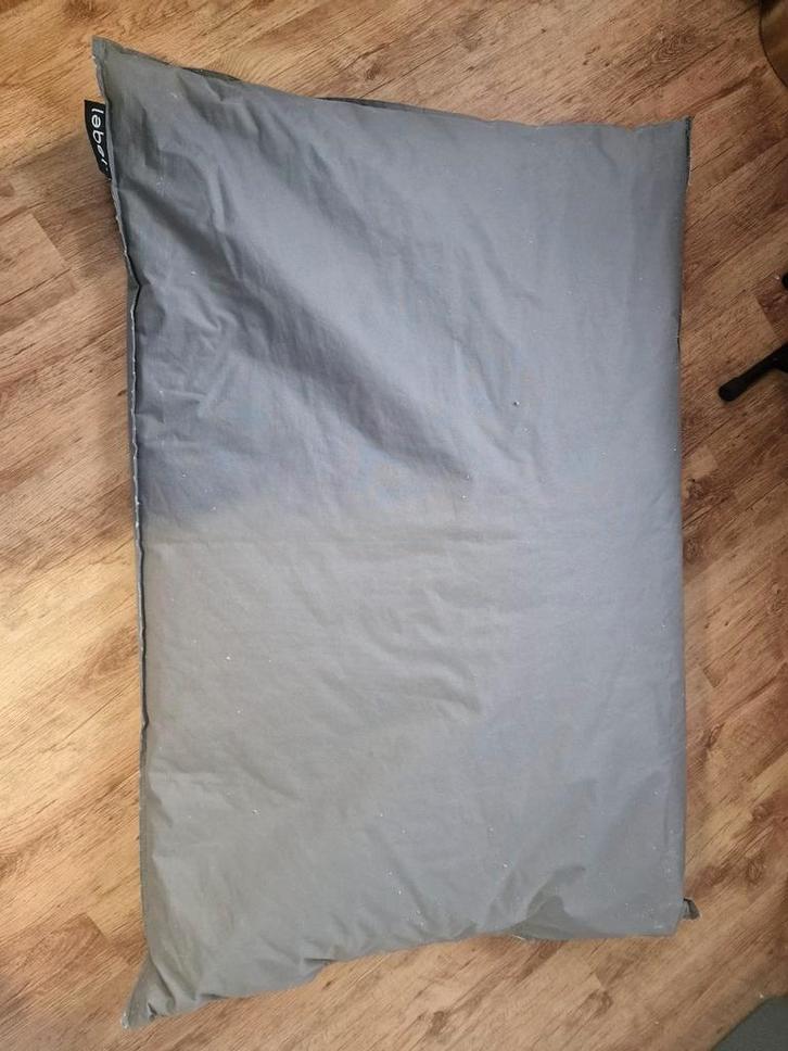 Mat grijze Lebel zitzak, 140x90 cm, Huis en Inrichting, Zitzakken, Zo goed als nieuw, Zitzak, Grijs, Ophalen
