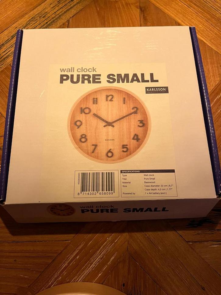 Karlsson Pure Small Wandklok - Nieuwstaat!, Huis en Inrichting, Woonaccessoires | Klokken, Zo goed als nieuw, Wandklok, Analoog