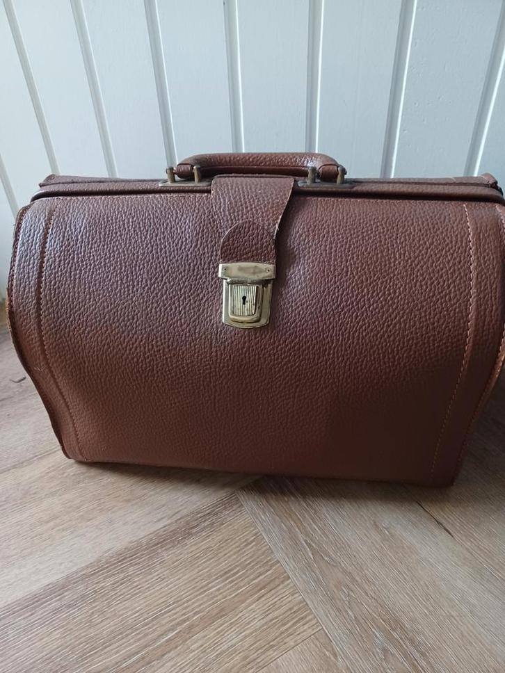 Vintage Dokterstas - Authentiek & Stijlvol!, Sieraden, Tassen en Uiterlijk, Tassen | Reistassen en Weekendtassen, Gebruikt, Bruin